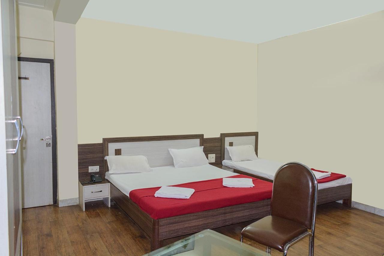 Hotel Mukesh Residency ปูเน่ ภายนอก รูปภาพ