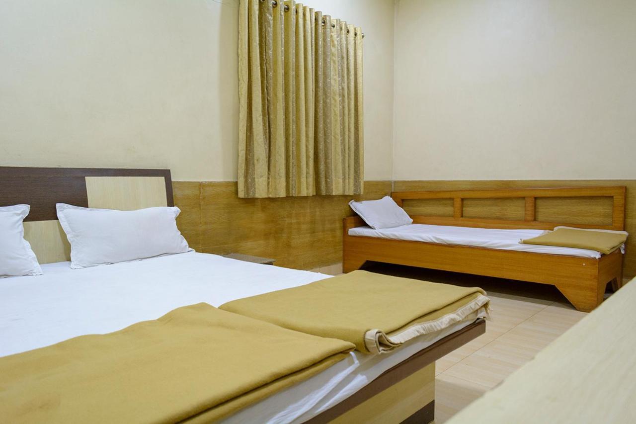 Hotel Mukesh Residency ปูเน่ ภายนอก รูปภาพ
