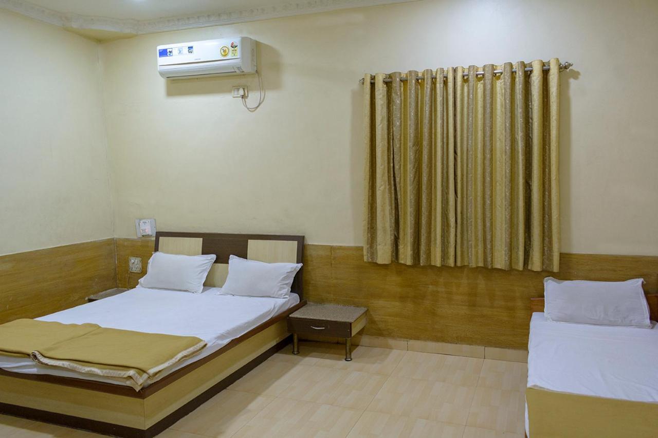 Hotel Mukesh Residency ปูเน่ ภายนอก รูปภาพ