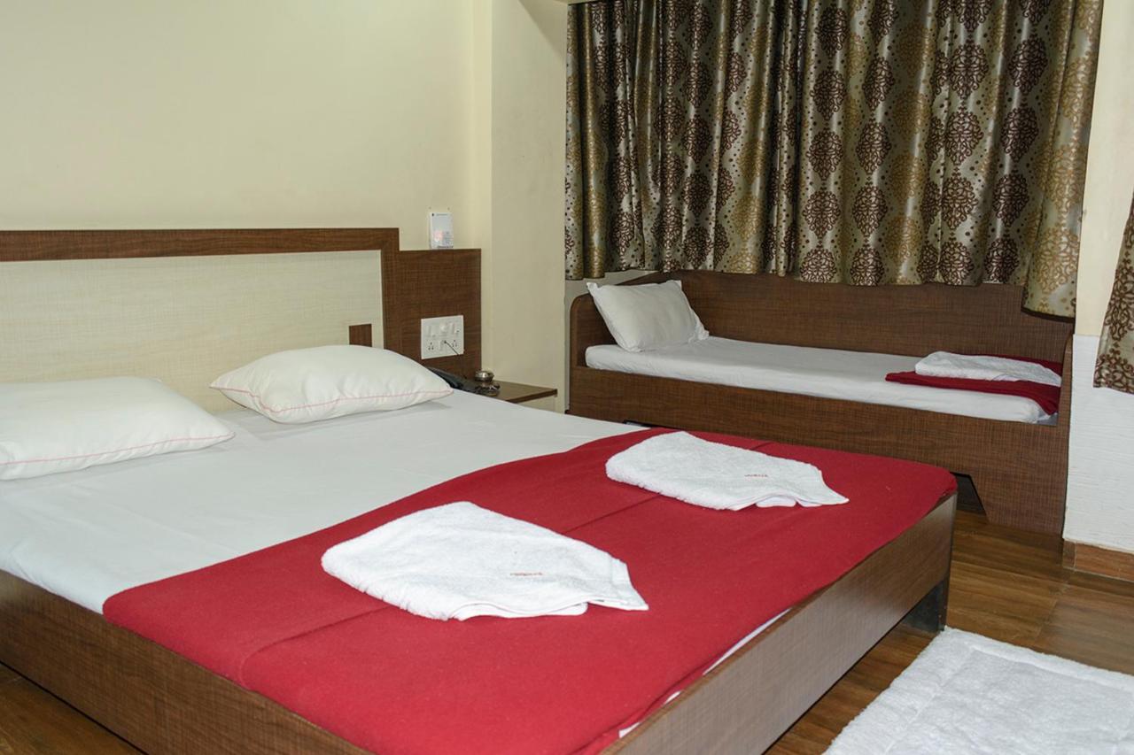 Hotel Mukesh Residency ปูเน่ ภายนอก รูปภาพ