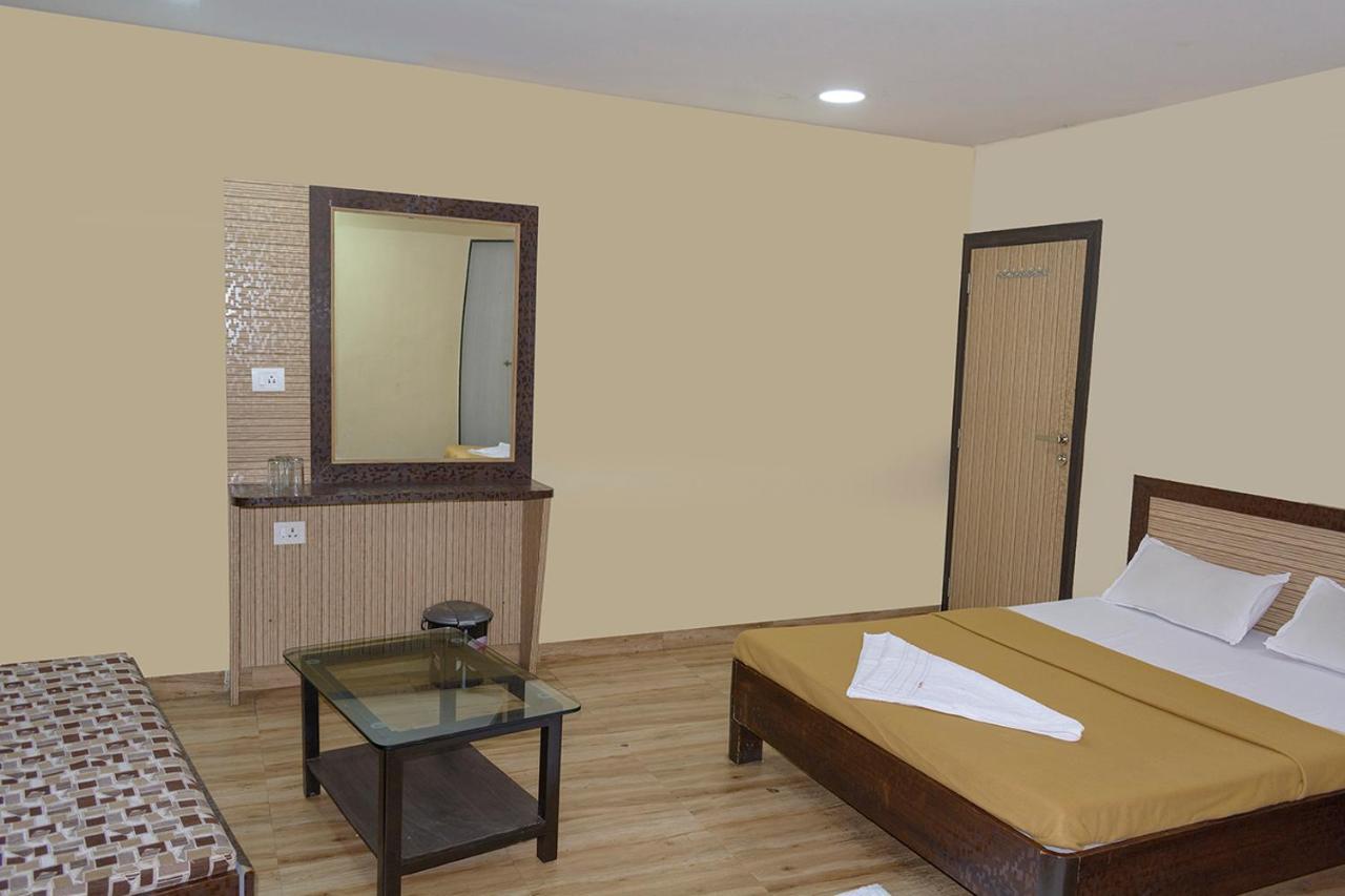 Hotel Mukesh Residency ปูเน่ ภายนอก รูปภาพ