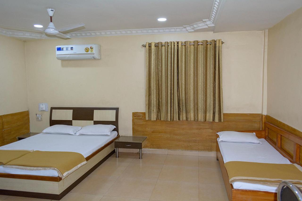 Hotel Mukesh Residency ปูเน่ ภายนอก รูปภาพ