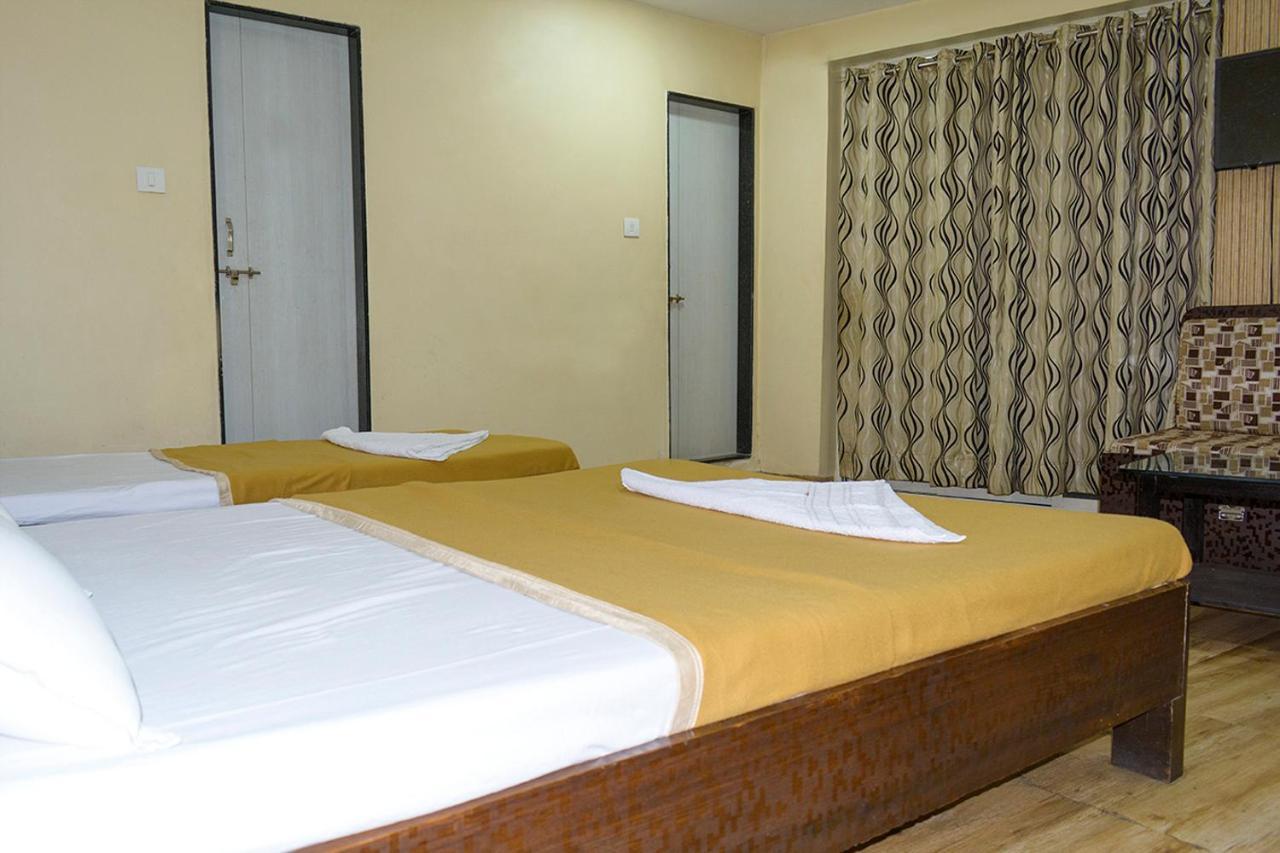 Hotel Mukesh Residency ปูเน่ ภายนอก รูปภาพ
