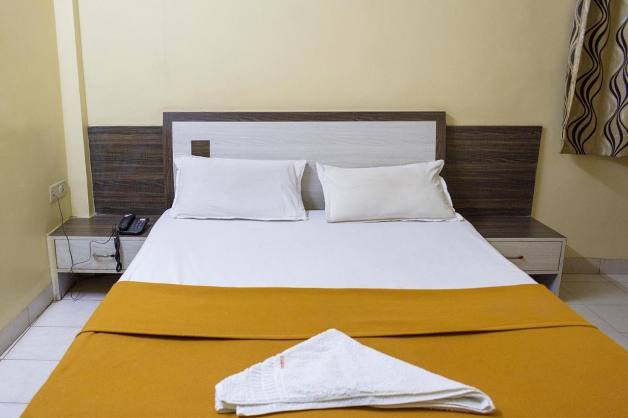 Hotel Mukesh Residency ปูเน่ ภายนอก รูปภาพ